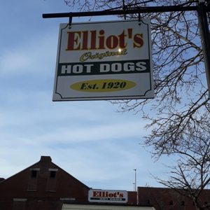 Elliot's Famous Hot Dogs